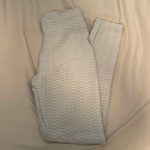 Ruched Gray Leggings with Pattern